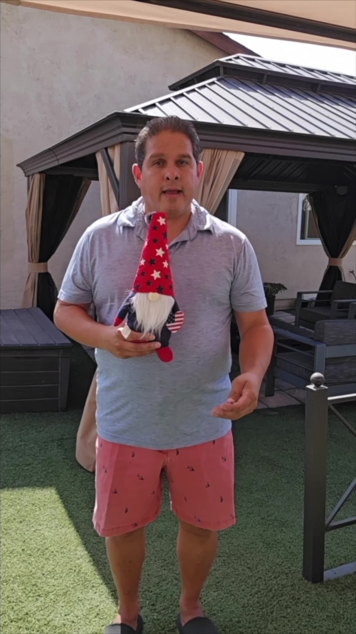 John on day 4 of the 90 day water fast, talking to the camera in his backyard